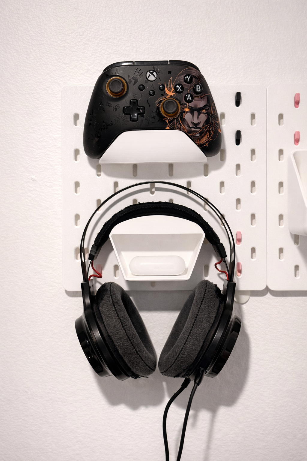 Pegboard Game Controller Wall Holder